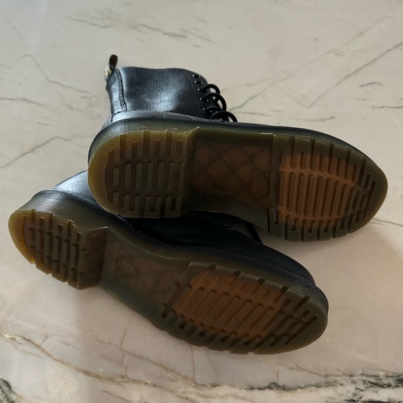 Dr. Martens - Picture 2 of 5